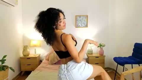 ariaa_23 online show from February 7, 12:19 pm