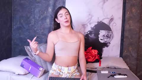 Ariaa online show from January 14, 6:49 pm