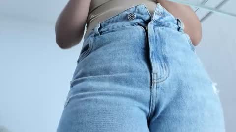 ariacoral online show from January 7, 1:05 pm