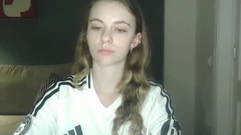Snapshot of ariacreazy chatting on September 22, 8:35 pm AriaCreazy online show from September 22, 8:35 pm