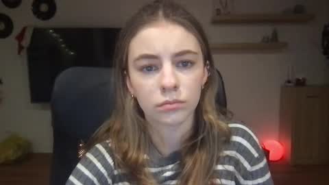 Snapshot of ariacreazy chatting on December 23, 3:22 pm AriaCreazy online show from December 23, 3:22 pm