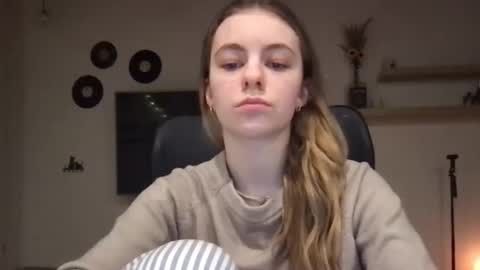 Snapshot of ariacreazy chatting on February 24, 9:52 pm AriaCreazy online show from February 24, 9:52 pm