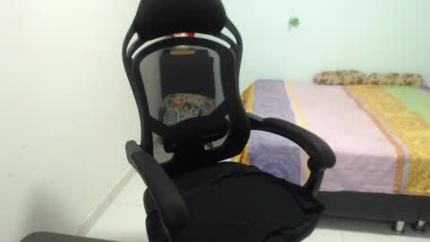 ...Ariana... online show from March 8, 5:01 pm