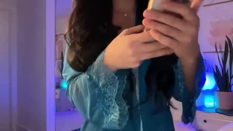 Aria  online show from October 27, 2:00 am