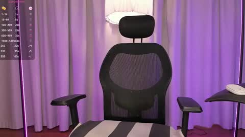 Snapshot of ariana_fitl chatting on October 17, 7:01 am DaniAri - dimension X at night NY time online show from October 17, 7:01 am