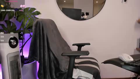 Snapshot of ariana_fitl chatting on January 30, 6:03 am DaniAri - dimension X at night NY time online show from January 30, 6:03 am