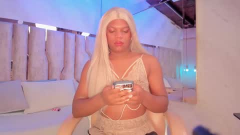 ariana_grande233 online show from February 18, 11:54 am