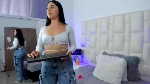 Snapshot of ariana_rouse_ chatting on September 25, 8:27 pm ariana online show from September 25, 8:27 pm