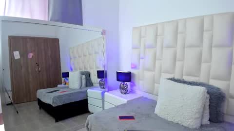 Snapshot of ariana_rouse_ chatting on September 24, 6:03 pm ariana online show from September 24, 6:03 pm