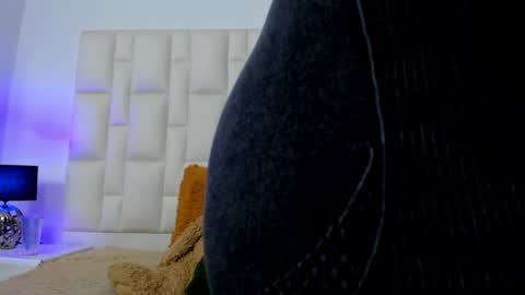  ariana  online show from April 16, 8:09 pm