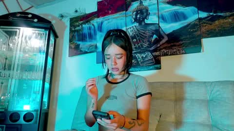 ariana_whitee online show from March 25, 8:10 am