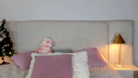 Susan online show from December 19, 9:10 pm