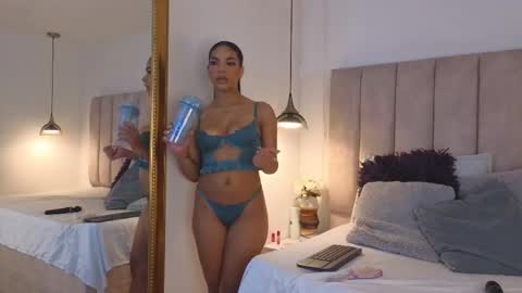 Ariana  online show from November 5, 8:00 pm