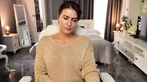Snapshot of arianasage_ chatting on October 2, 10:47 am Ana online show from October 2, 10:47 am