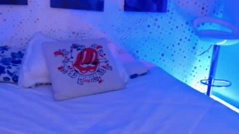 Ari  online show from October 27, 1:00 pm