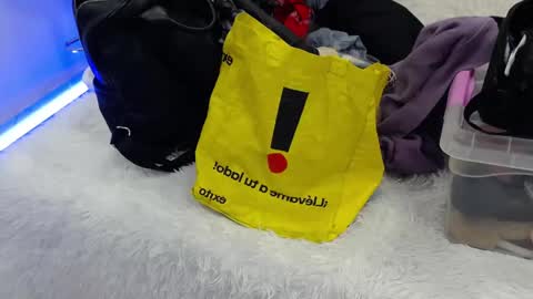 Ari  online show from October 29, 1:24 pm