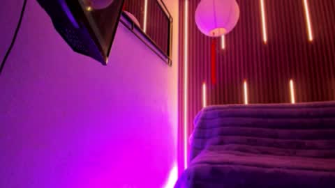 Ari  online show from December 21, 12:55 pm