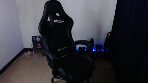 help me 100 hands up my OF is Free  online show from February 15, 9:02 pm