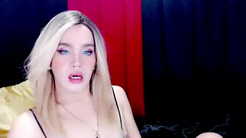 ARIANNE CUMS  online show from April 15, 7:34 am