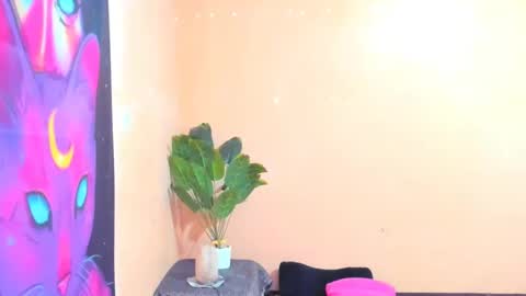 VAL online show from February 18, 1:11 pm