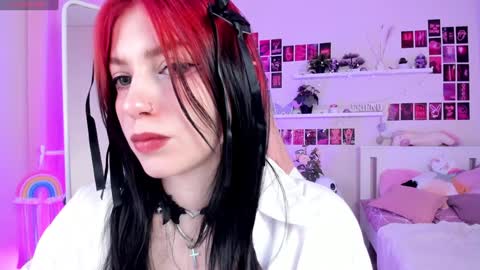 Snapshot of arielabradberry chatting on February 8, 10:50 am Ariel online show from February 8, 10:50 am