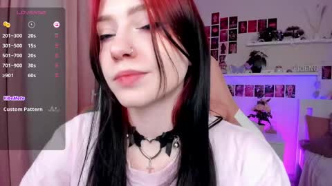 Snapshot of arielabradberry chatting on February 12, 7:02 pm Ariel online show from February 12, 7:02 pm
