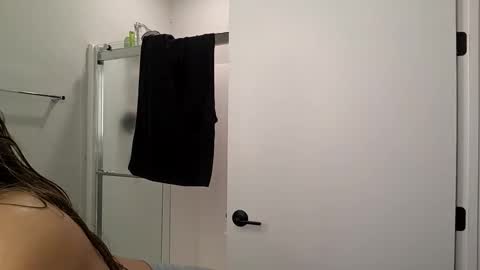 Snapshot of ariicutekitty chatting on September 29, 4:33 am airskiii online show from September 29, 4:33 am