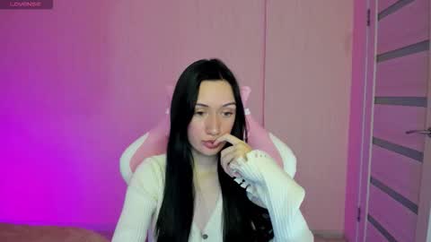 Snapshot of arina_meow19 chatting on October 8, 8:31 am arina_meow19 online show from October 8, 8:31 am