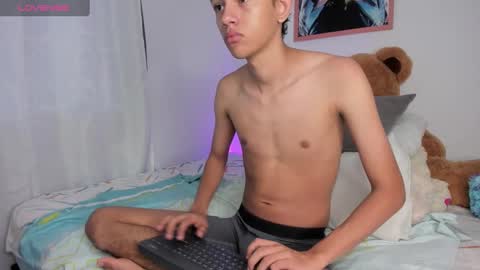 Snapshot of arito__ chatting on March 3, 10:31 pm ANDRES Independent model online show from March 3, 10:31 pm