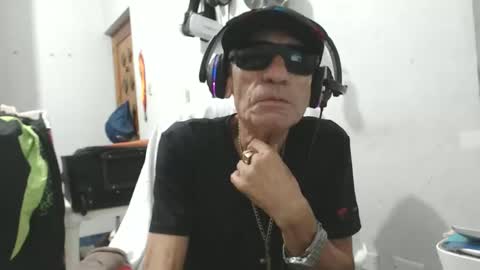 armaduradeacero online show from February 6, 2:04 am