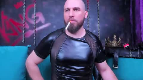 Armando online show from April 15, 8:31 pm