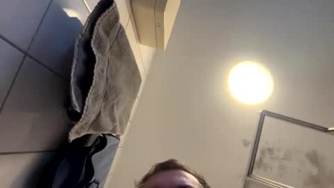 armyskater32 online show from December 15, 1:29 pm