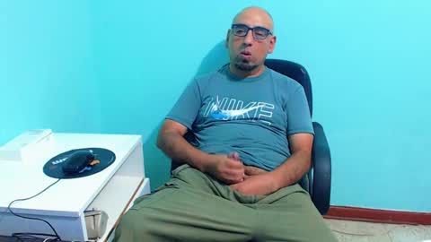 arnelux72 online show from March 3, 5:42 am