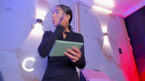 aron and molly online show from February 7, 12:30 pm