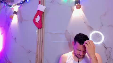 aron and molly online show from December 20, 12:34 pm