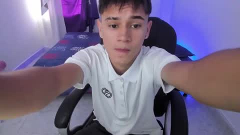 Aaron online show from October 27, 8:20 pm