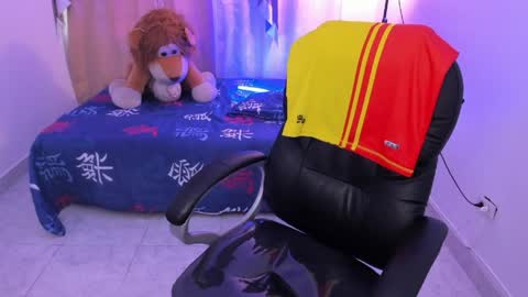 Aaron online show from April 10, 9:52 pm