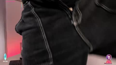 Aron cruz  online show from February 6, 1:36 pm