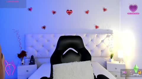 Aron cruz  online show from March 7, 1:40 pm