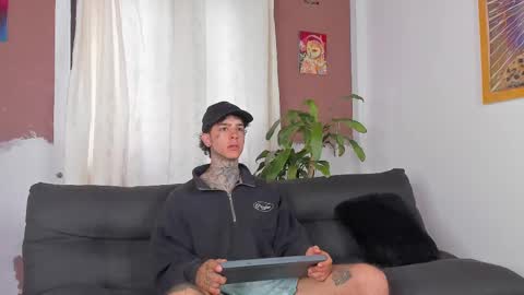 Snapshot of aron_ford chatting on October 3, 1:19 pm Aron ford online show from October 3, 1:19 pm