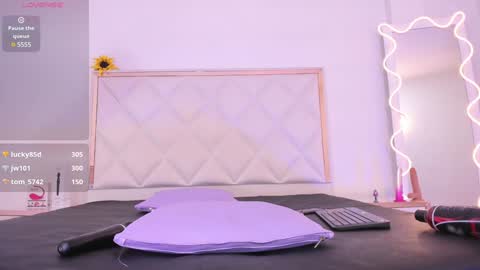  your aron  online show from December 24, 12:44 pm