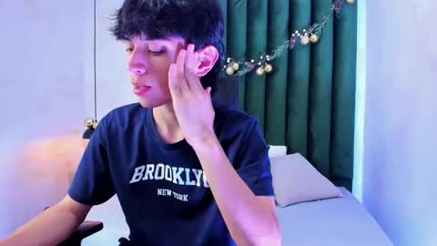 Aron online show from December 21, 3:24 am