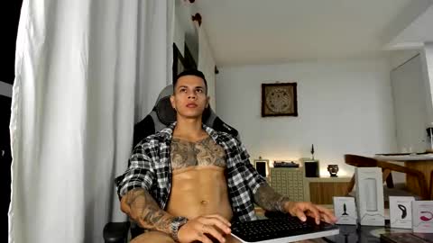 Snapshot of arondark chatting on September 29, 12:31 am DarkMaster online show from September 29, 12:31 am