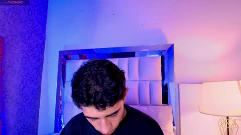 Aron Falcon online show from February 22, 4:40 pm