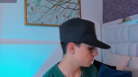 Aron Falcon online show from January 14, 4:25 am