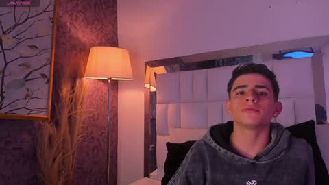 Aron Falcon online show from December 16, 4:23 am