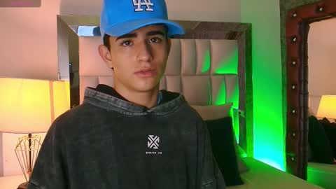 Aron Falcon online show from February 25, 1:53 pm