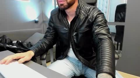 AronGrant online show from October 7, 8:43 am