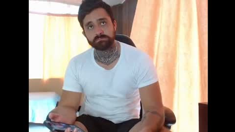 aronmiller online show from November 23, 4:49 pm