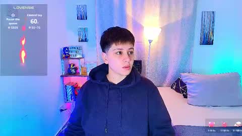 Snapshot of arontroy_wi chatting on October 17, 10:41 am noah and ivy online show from October 17, 10:41 am